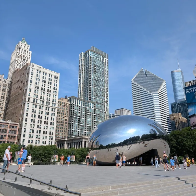 Summertime in Chicago! Stop in for a visit! 😄